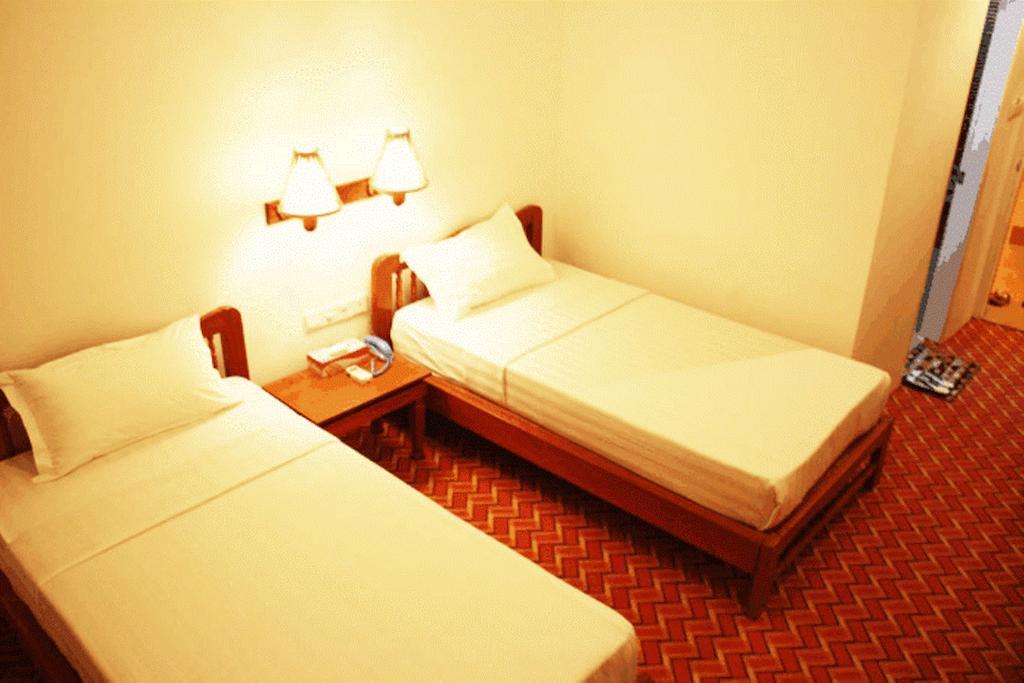 Raza Gyo Hotel Bagan Rom bilde